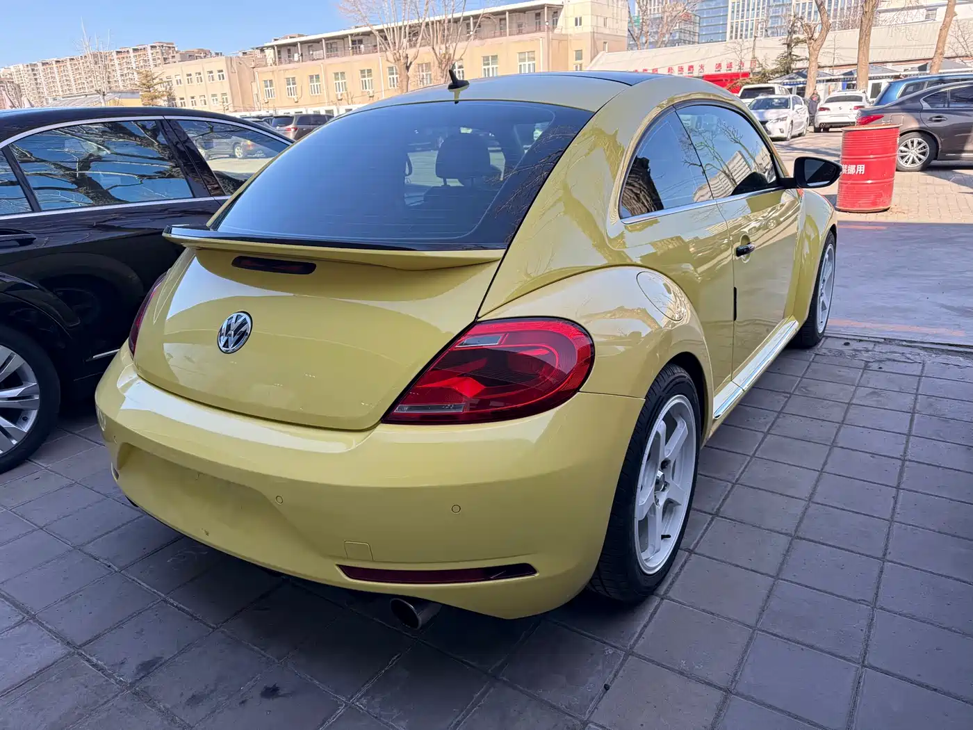Volkswagen Beetle 2013 1.4TSI R-Line фото 14