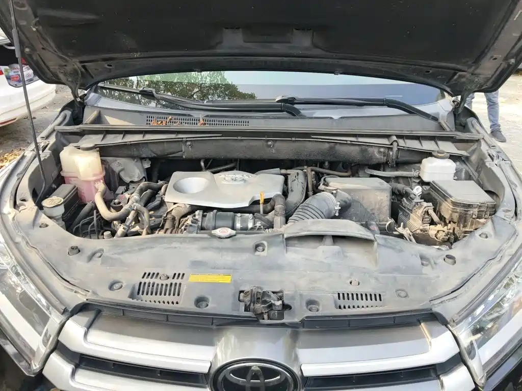 Photo 16 - Toyota Highlander