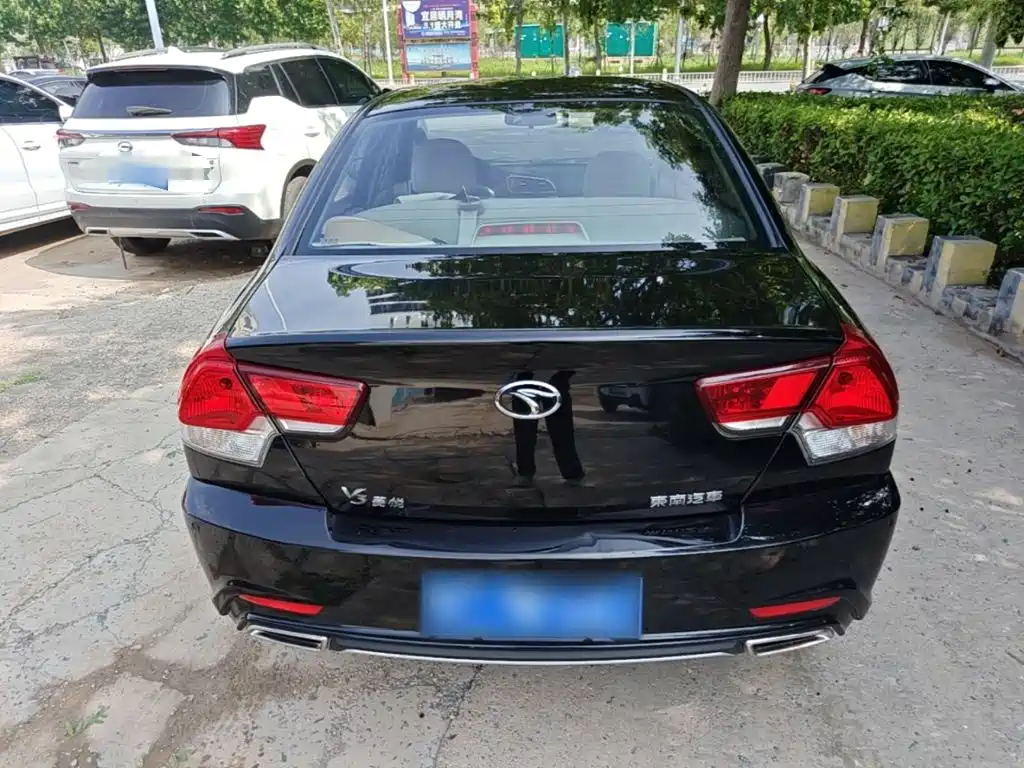Soueast V3 Lingyue 2018 2015 1.5L Manual Happiness Edition