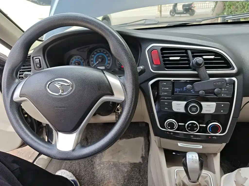 Soueast V3 Lingyue 2018 2015 1.5L Manual Happiness Edition