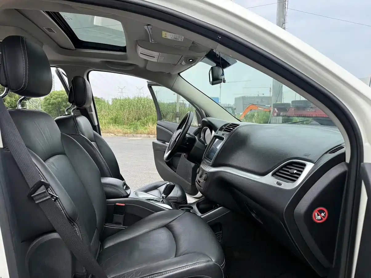 Dodge Journey 2015 2013 Model 2.4L 2WD Premium Edition