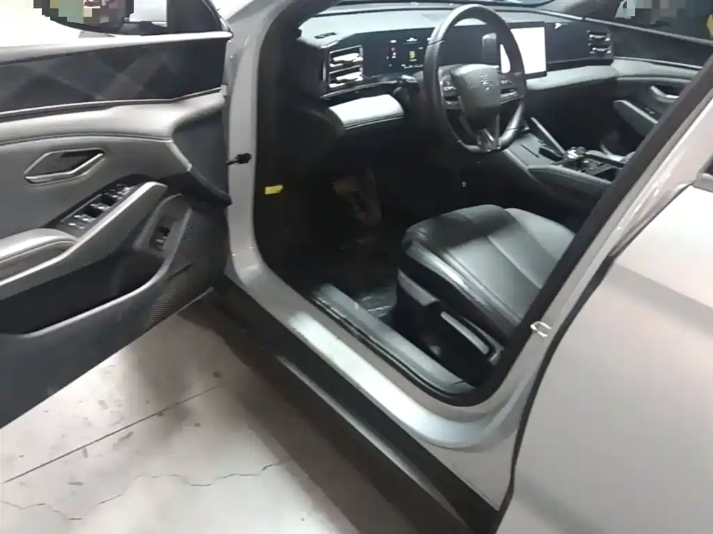 BYD Qin L 2024 DM-i 80KM Leading Edition фото 23