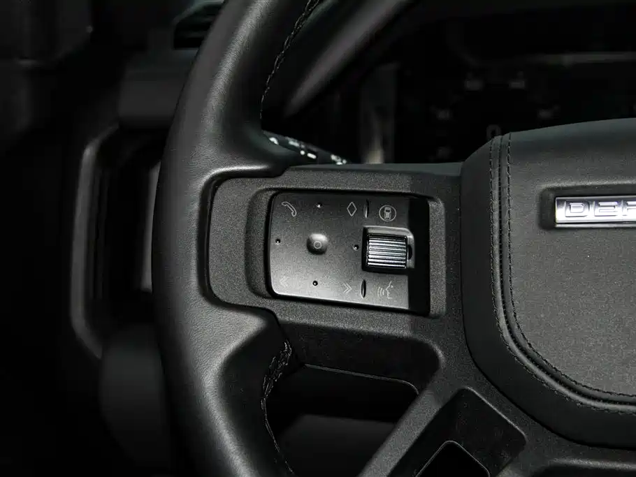 Land Rover Defender 2025 110 3.0T P400 -Dynamic HSE фото 30