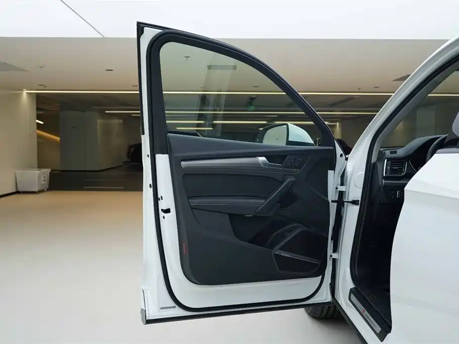 Audi Q5L 2022 45T Luxury Dynamic фото 16