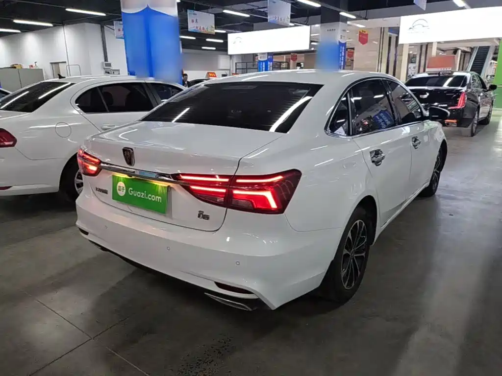 Roewe i6 2021 2020 PLUS 1.6L CVT 4G Connected Glory Luxury Edition