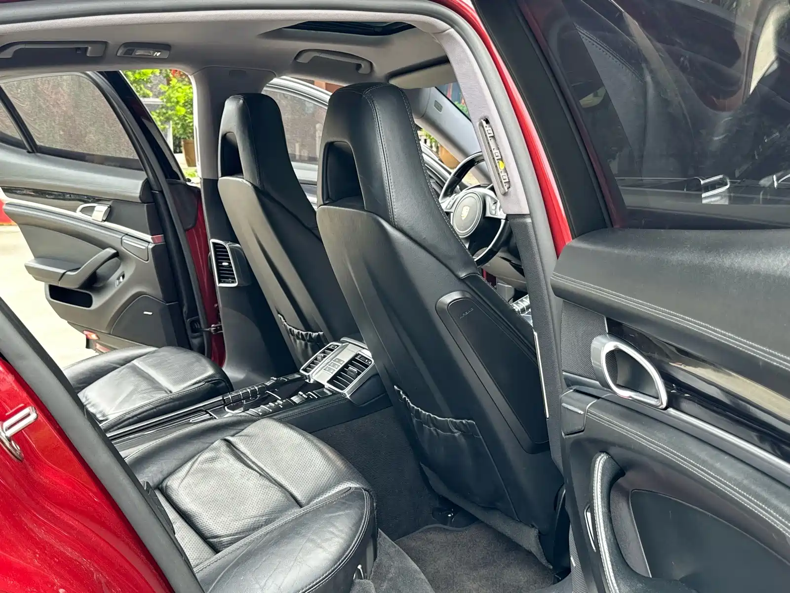 Photo 10 - Porsche Panamera