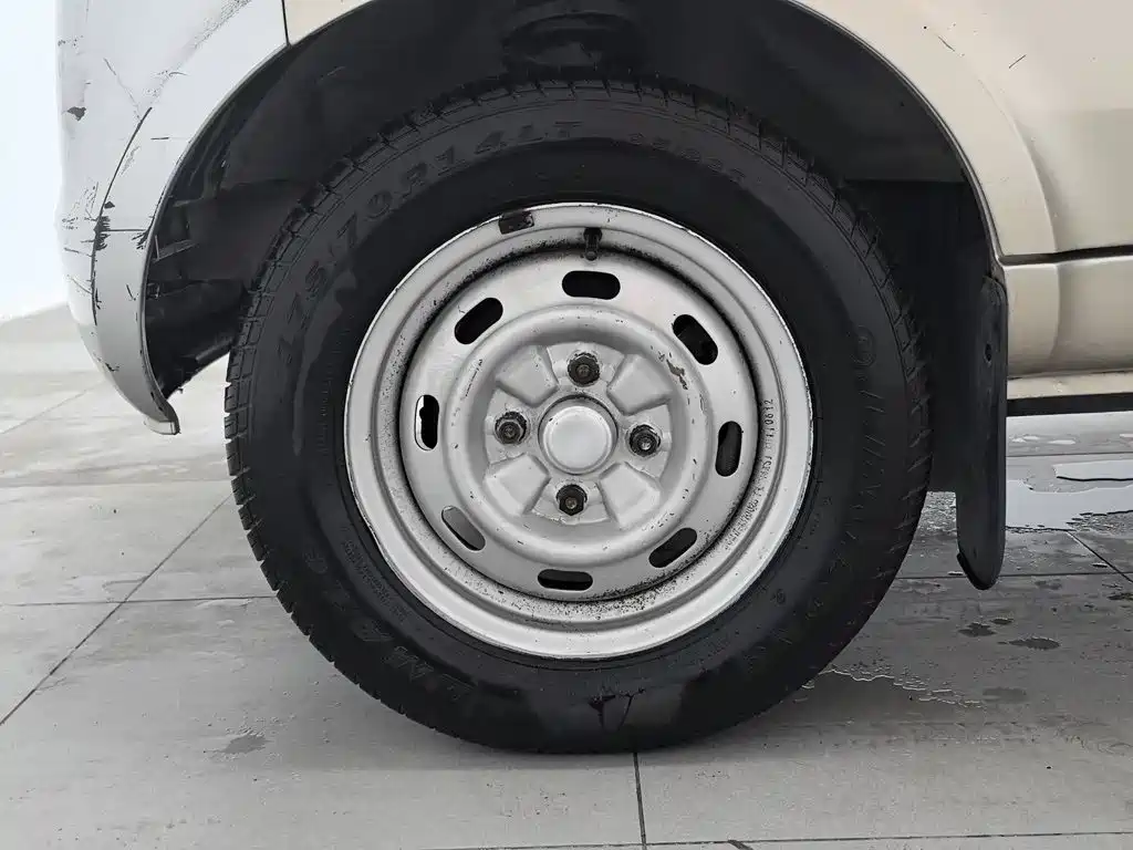 Wuling Motors Wuling Rongguang 2011 2011 1.2L Base Model