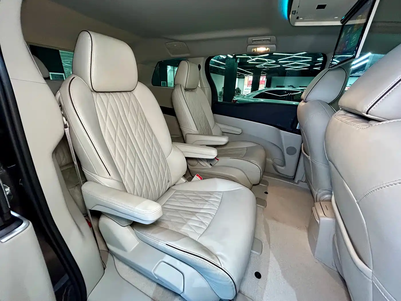 Buick GL8 2022 Land Business Class 652T Luxury фото 32