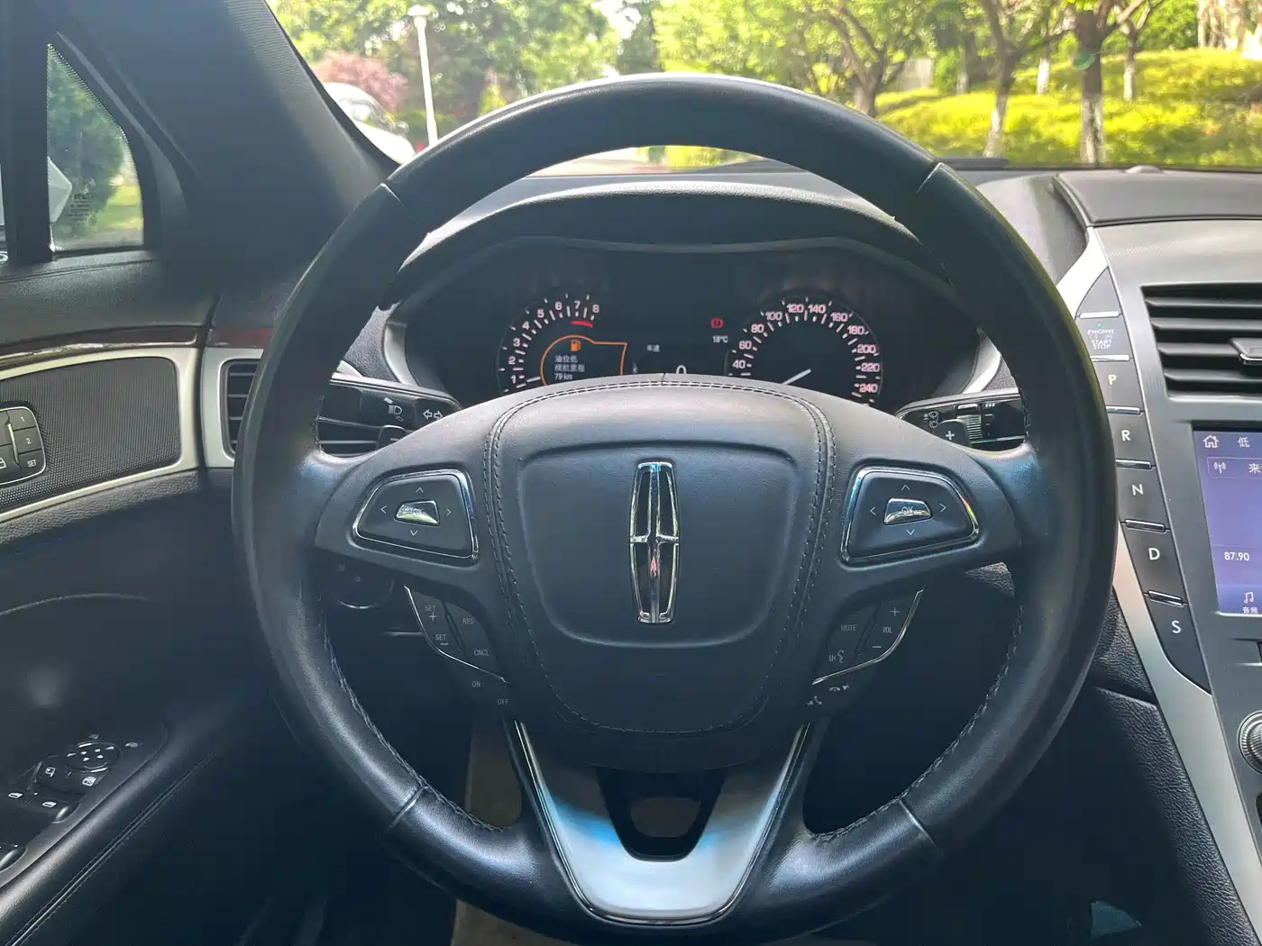 LINCOLN MKZ