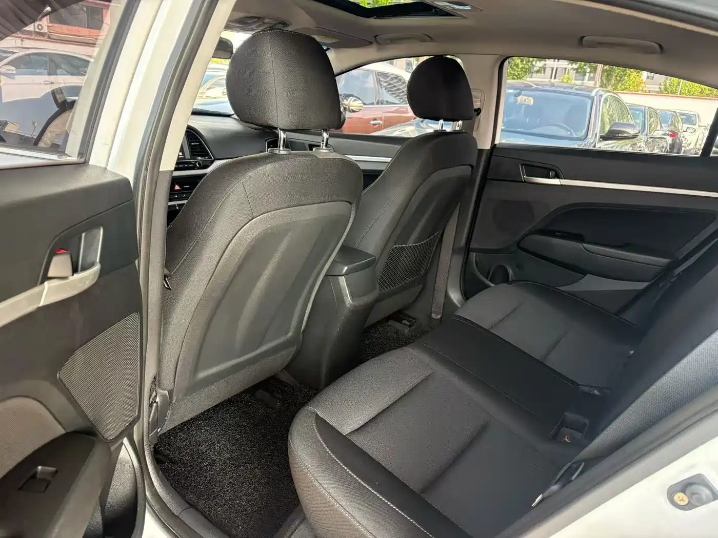 Hyundai Elantra 2016 Model 1.6L Automatic Smart Elite фото 5