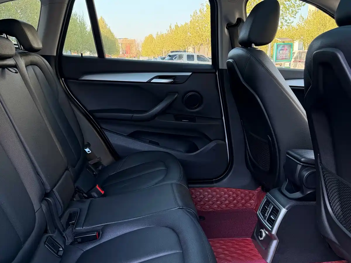 BMW X1 2018 sDrive18Li Fashion Model фото 11