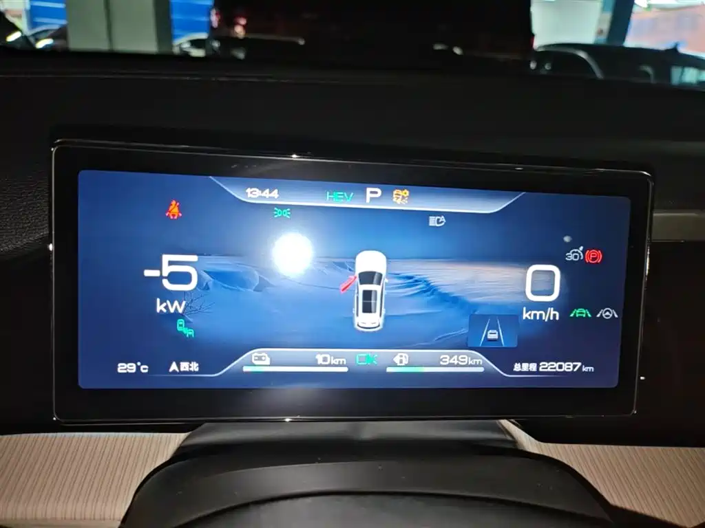 BYD Song Pro New Energy 2023 Champion Edition DM-i 110KM Excellence фото 12