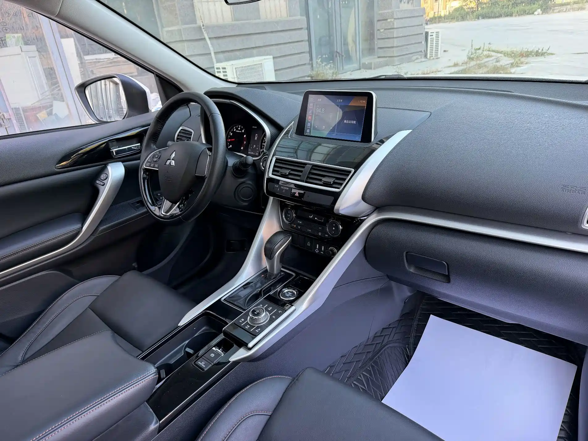 Photo 8 - Mitsubishi Eclipse Cross