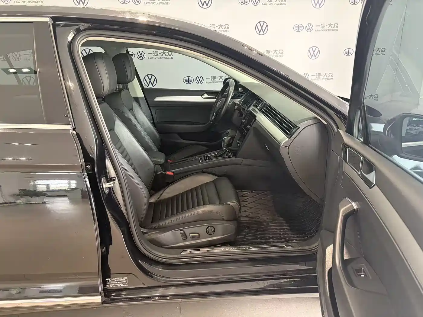 Volkswagen Magotan 2018 330TSI DSG Leading фото 9