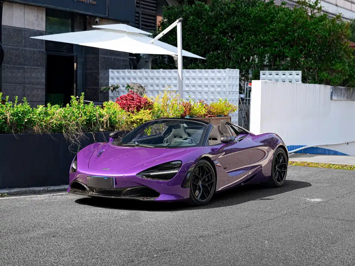 Photo 2 - McLaren 720S