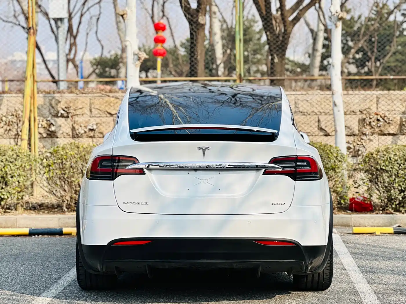 TESLA MODEL X