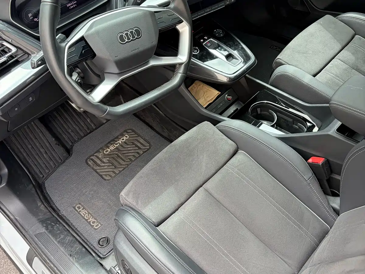 Audi Q4 e-tron 2023 2023 40 e-tron Pioneer Edition