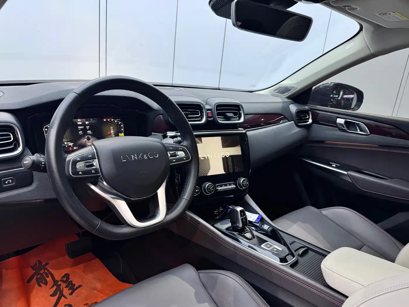 Lynk & Co 02 2021 1.5TD DCT 2WD Shine Champion Edition фото 8