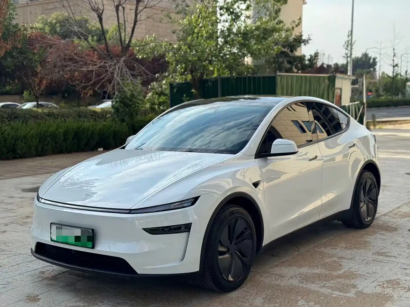 Tesla Model Y, 2025 год