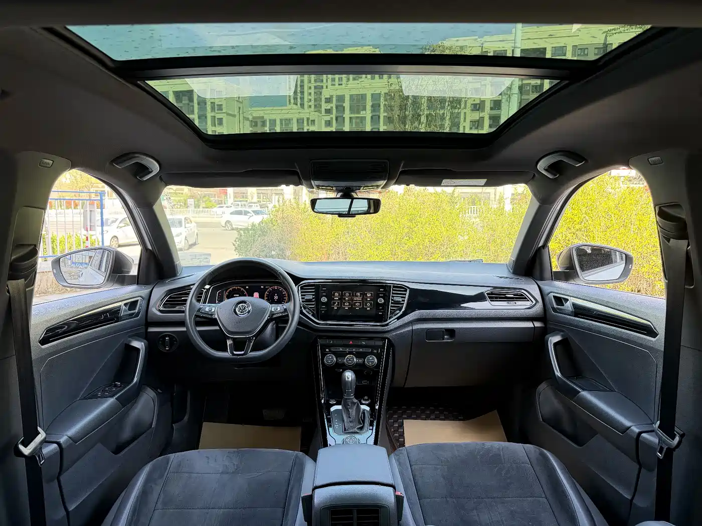 VOLKSWAGEN T ROC EXPLORING SONGS