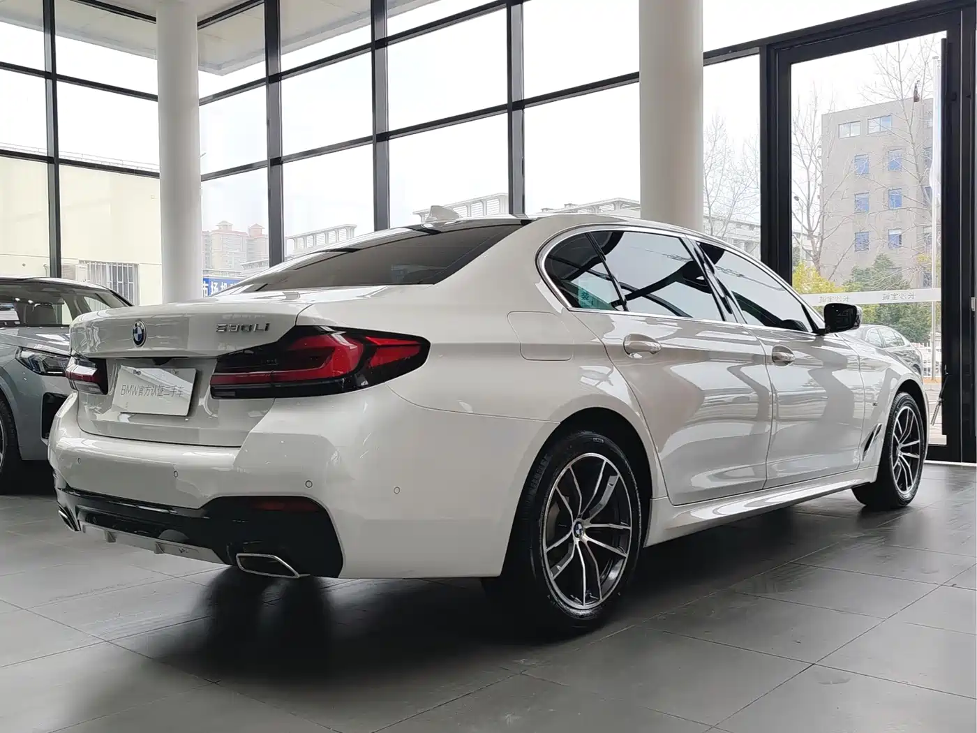 BMW 5 Series 2022 525Li M Sport Package фото 4