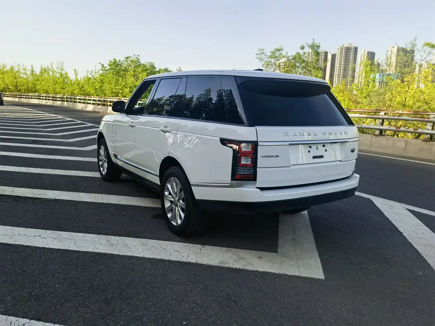 Land Rover Range Rover 2015 3.0 SC V6 Vogue фото 4