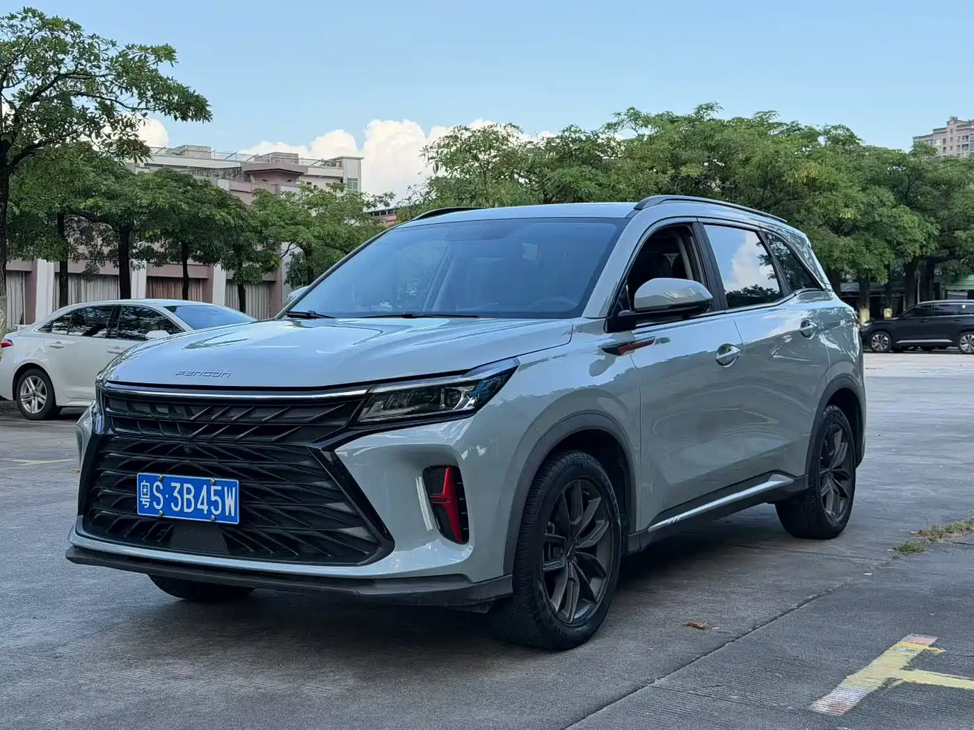 Dongfeng Fengguang Fengguang 580 2022 2022 1.5T Auto Luxury Enjoyment Model