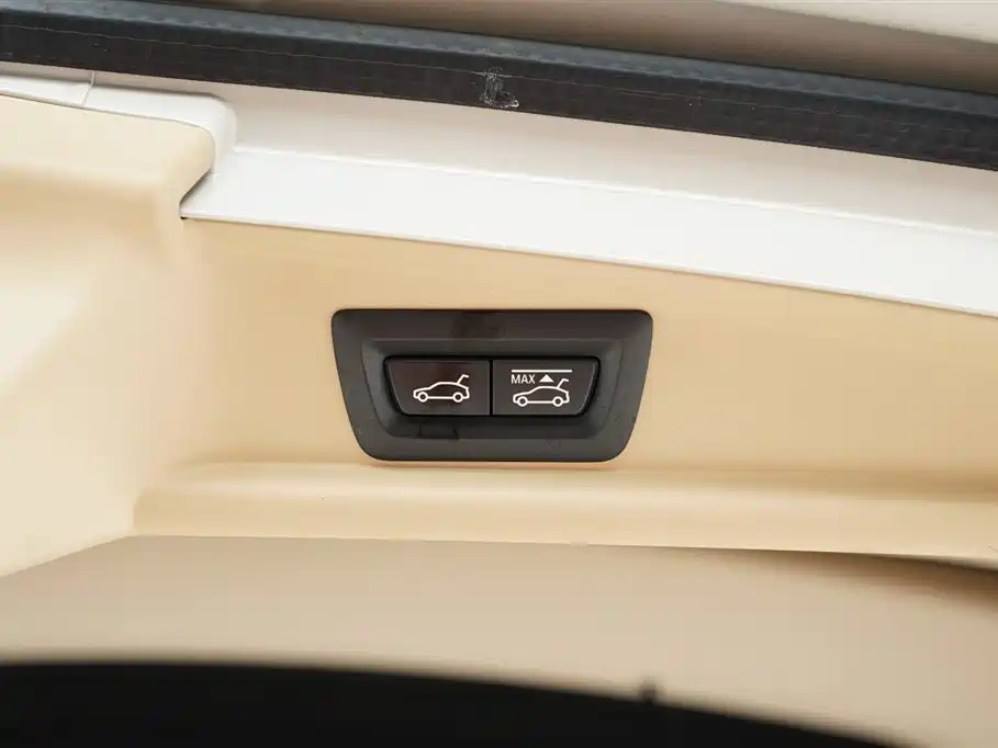BMW 5 Series GT 2013 535i xDrive Luxury фото 21
