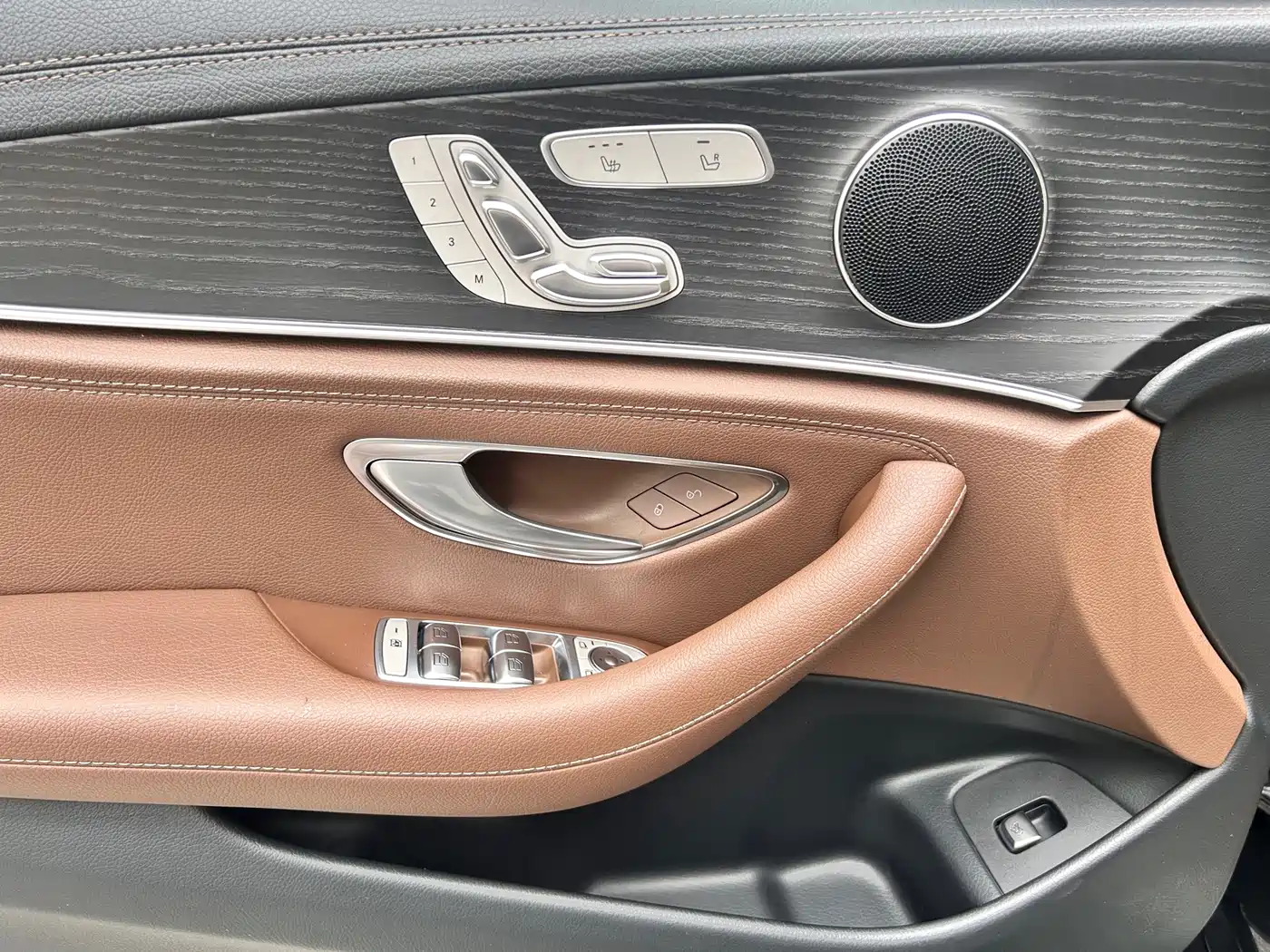 Mercedes-Benz E-Class 2021 E 300 L Fashion фото 9