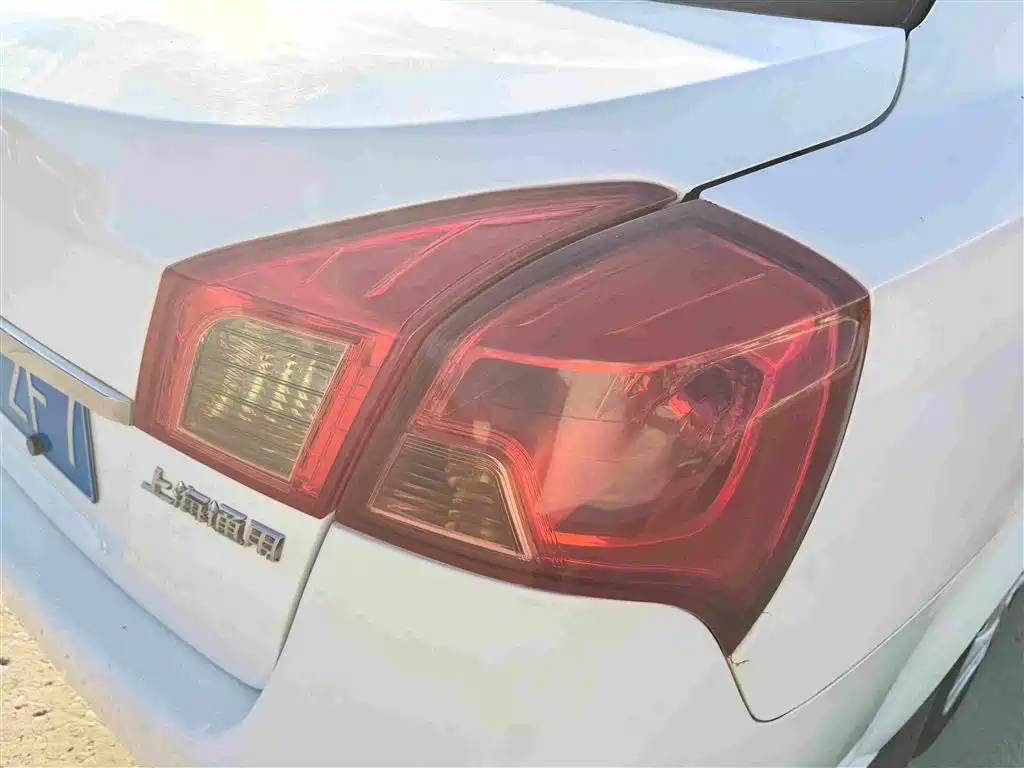Фото 10 - Buick Excelle