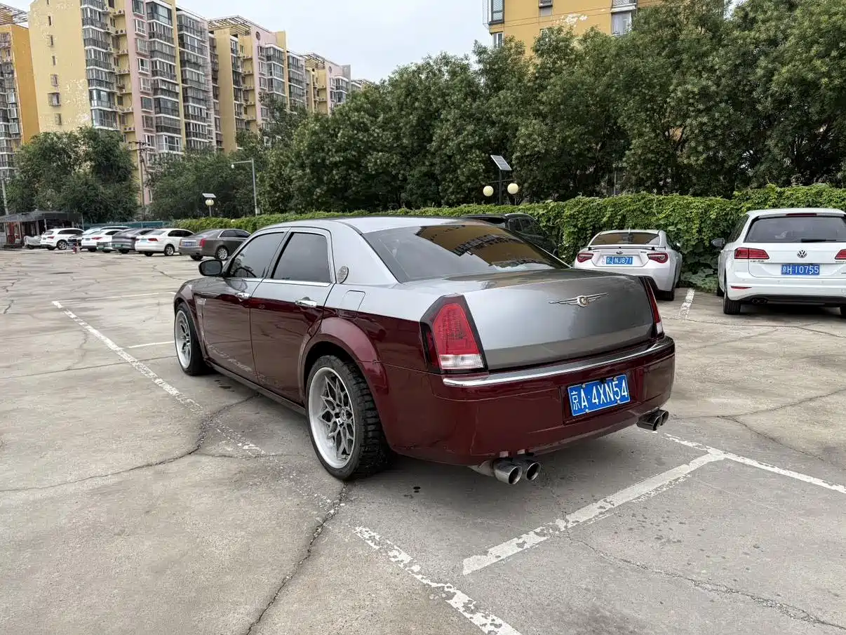 Chrysler 300C 2006 2006 Model 5.7L Luxury Navigator Edition