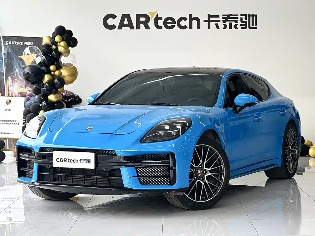 Porsche Panamera 2011 2010 Panamera 4 3.6L