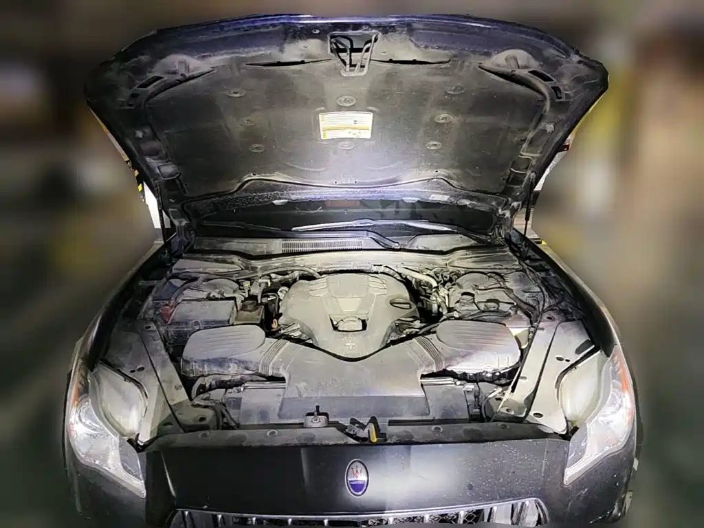 Фото 3 - Maserati Quattroporte