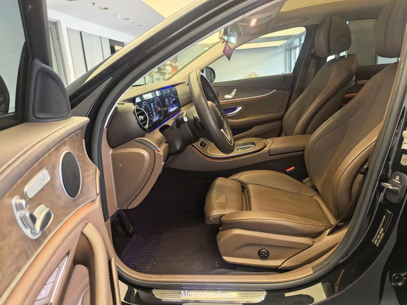 Mercedes-Benz E-Class, миниатюра 15