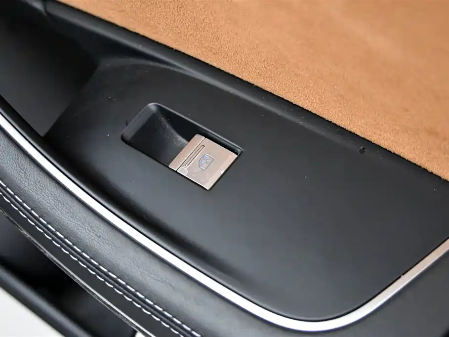Photo 28 - Audi A8