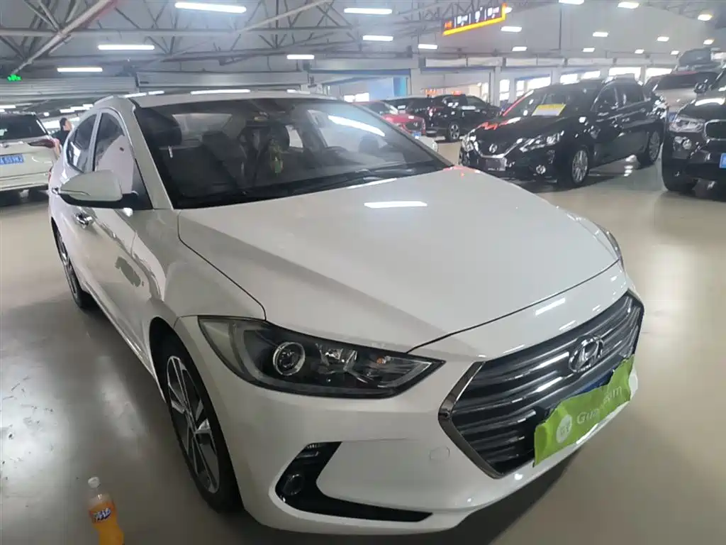 Hyundai Elantra 2018 1.6L Automatic 15th Anniversary Special Edition фото 4