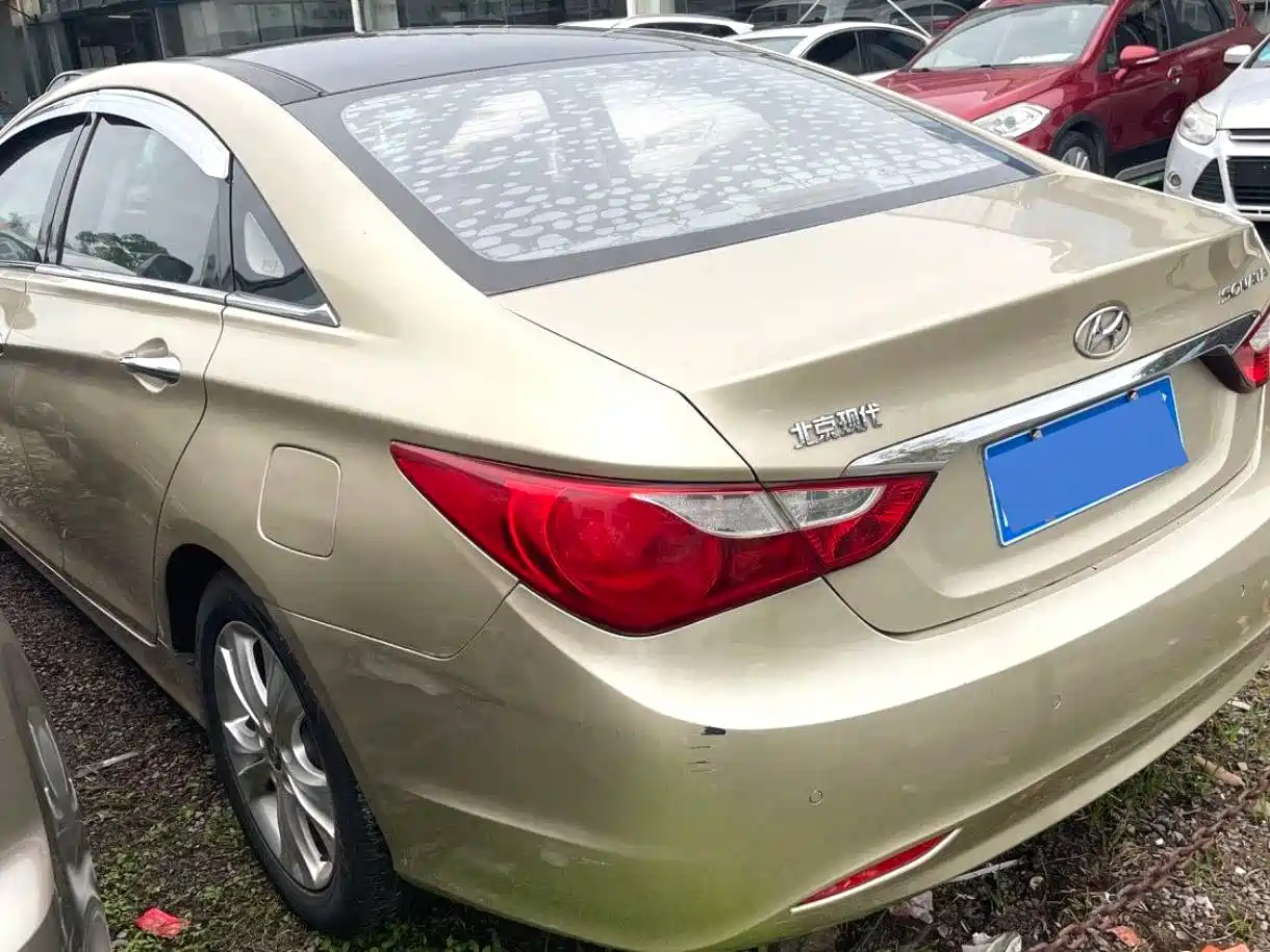 Hyundai Sonata 2013 2.0L Automatic Premium Edition фото 6