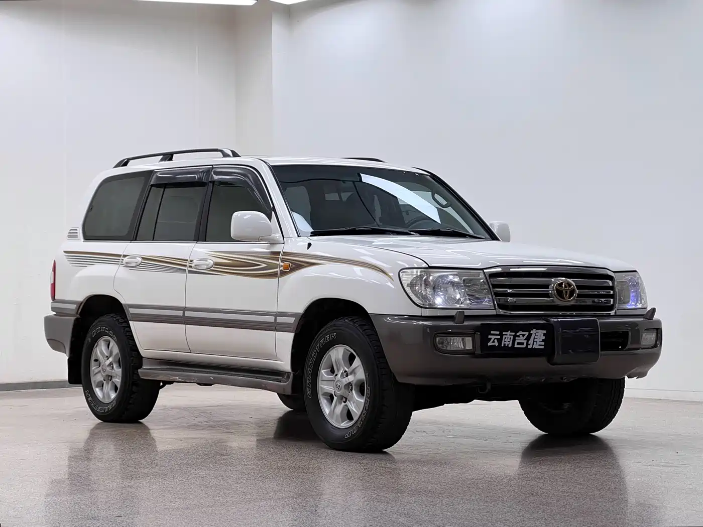 Toyota Land Cruiser 2005 Model 4.7L Automatic VX-R Luxury DVD Edition фото 2