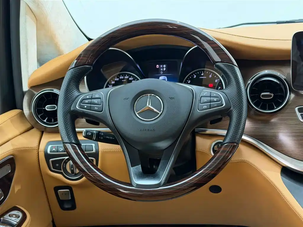 Mercedes-Benz V-Class 2020 Model V 260 L Long Wheelbase Luxury фото 29