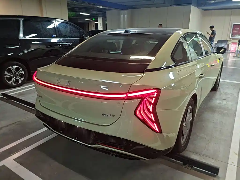 Hongqi EH7 2026 2025 690 Smart Selection Edition