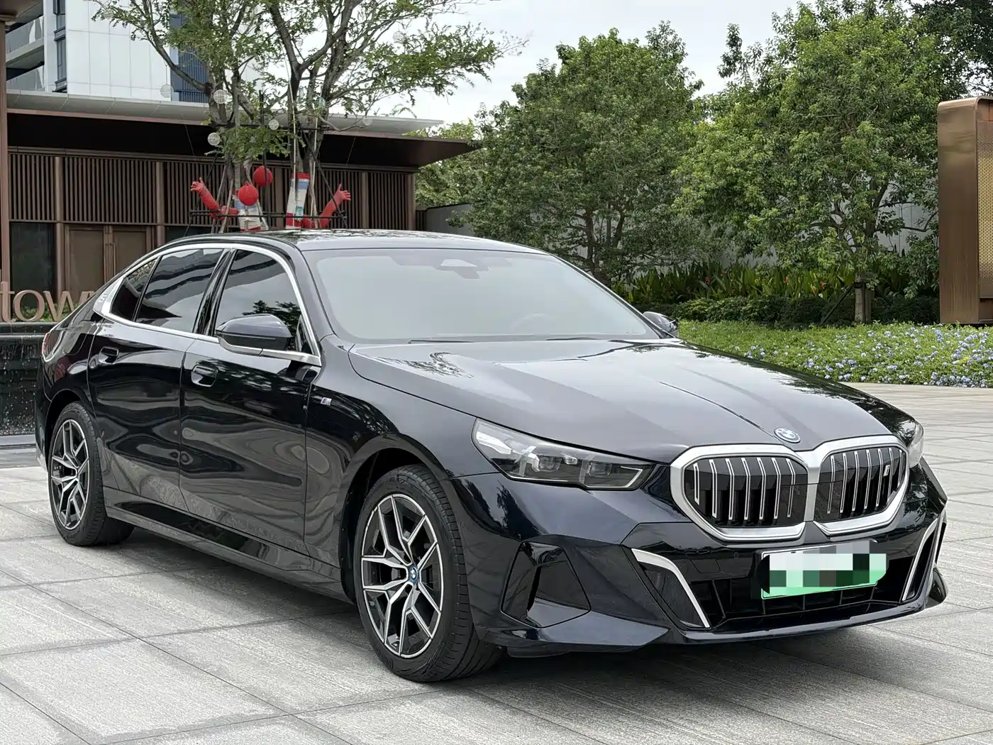 2025 BMW i5