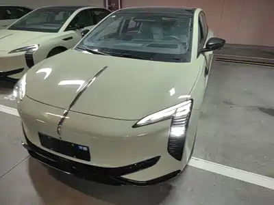 Hongqi EH7