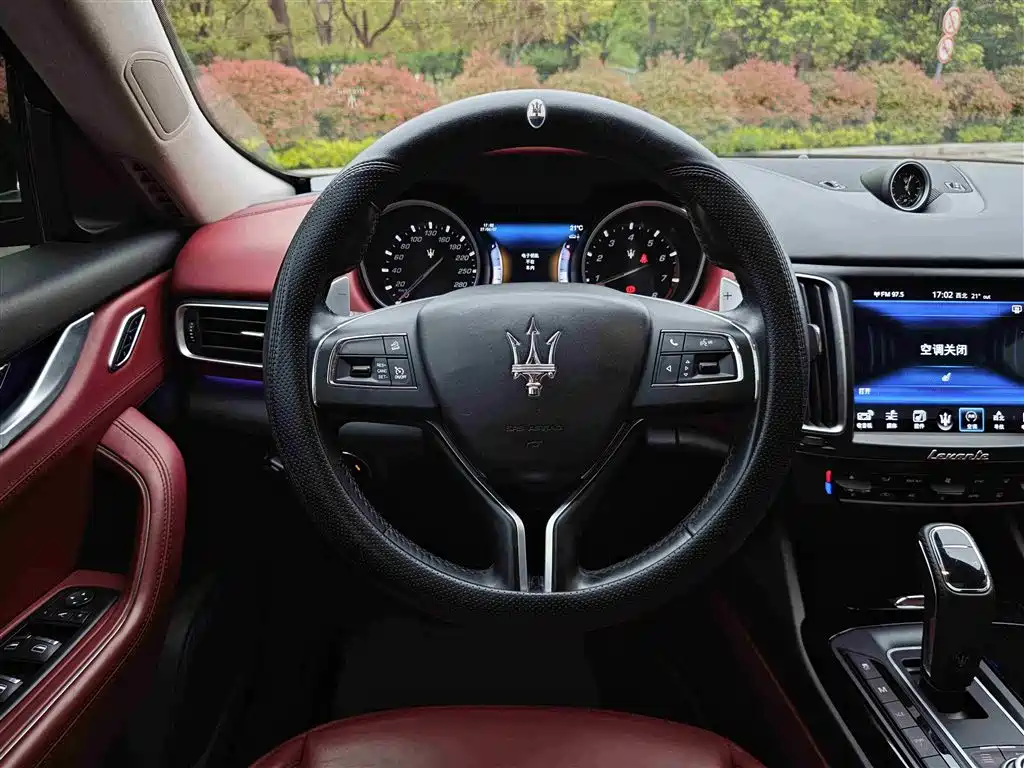 Maserati Levante 2016 3.0T Standard фото 20
