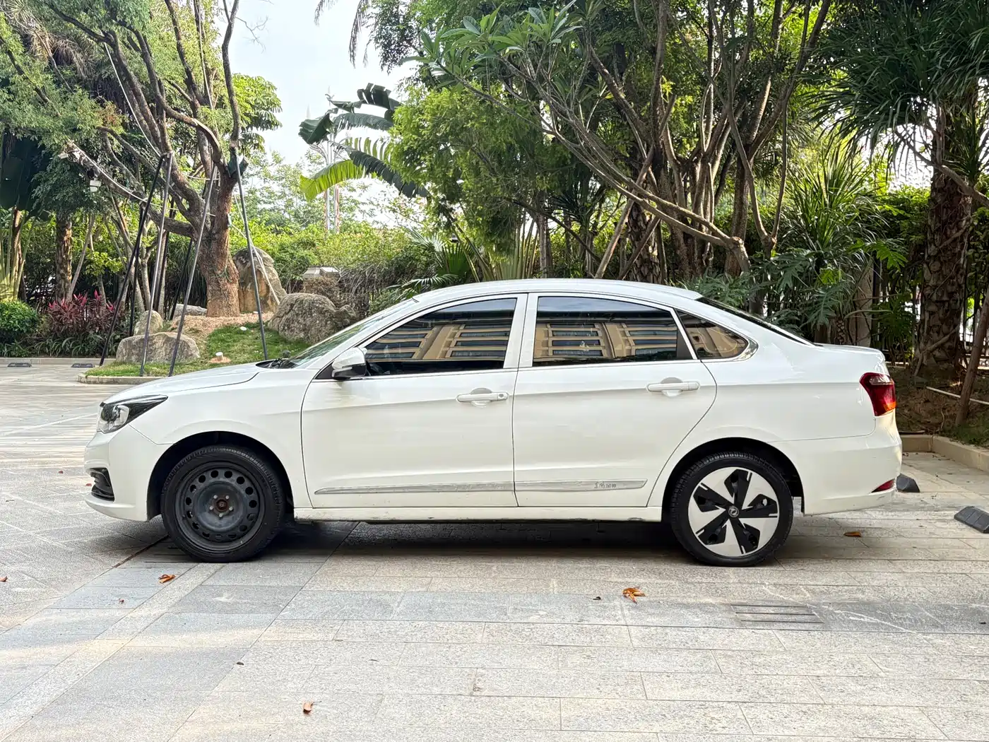 Dongfeng Aeolus Dongfeng Fengshen E70 2023 2021 500 Premium Edition