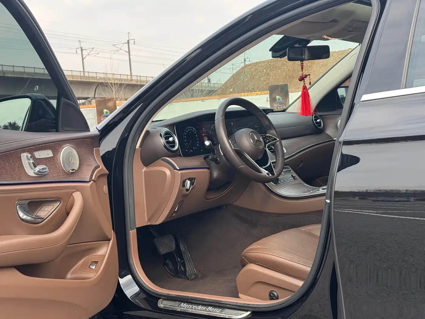 Mercedes-Benz E-Class 2022 E 300 L Luxury фото 11