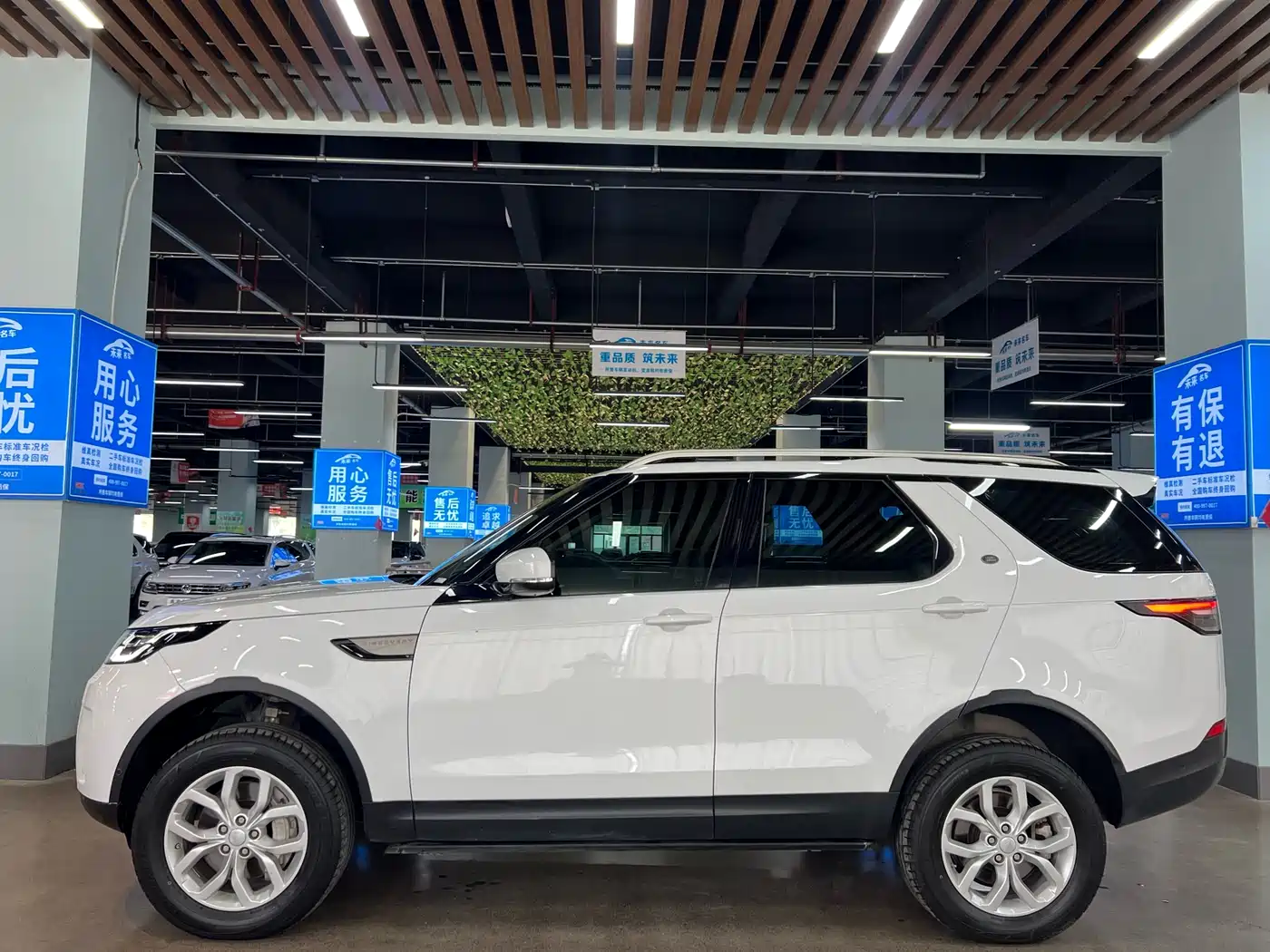Land Rover Discovery 2019 3.0 SC V6 SE фото 18