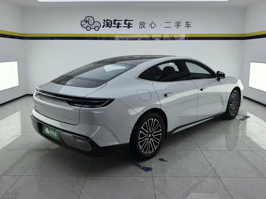 Geely Galaxy Galaxy Xingyao 8 2026 2025 130km EM-i Premium Edition