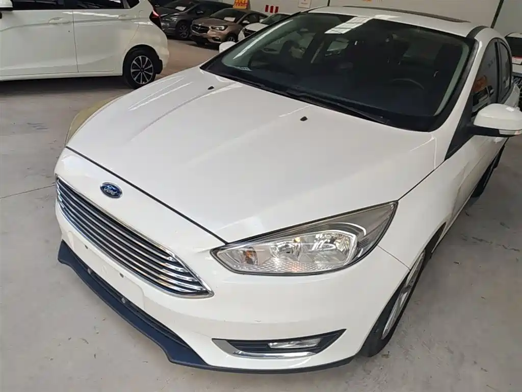 Фото 1 - Ford Focus