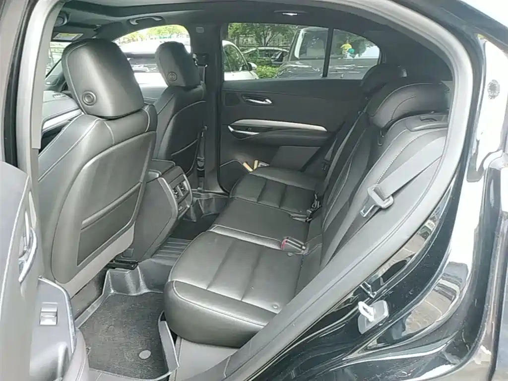 Cadillac XT4 2019 2018 28T FWD Leading Edition