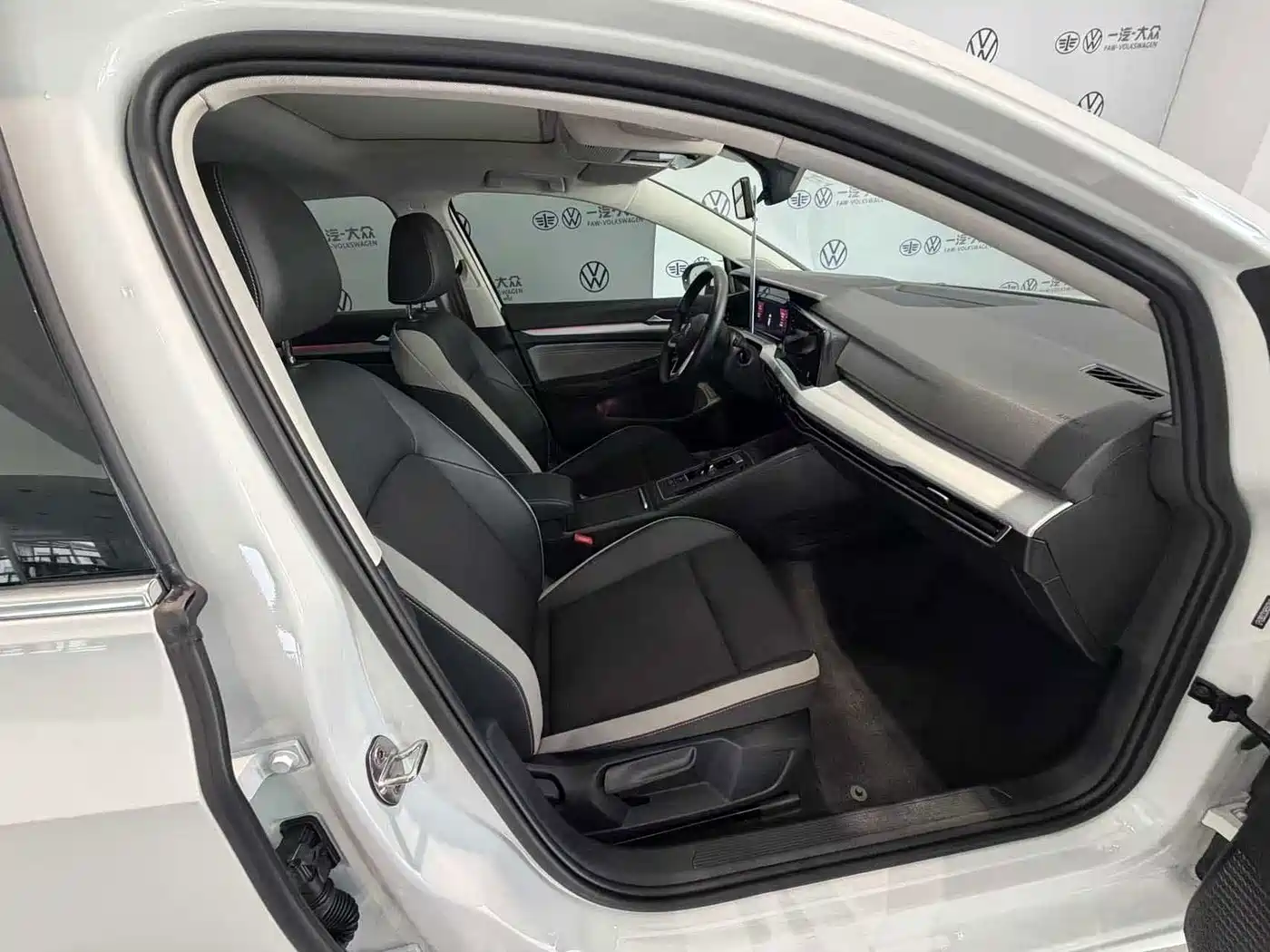 Volkswagen Golf 2024 2023 280TSI DSG Pro